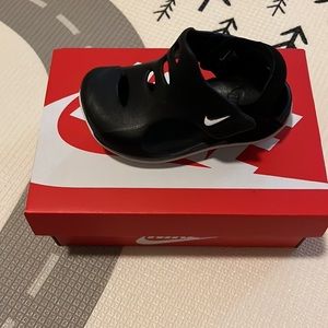 Nike SUNRAY PROTECT 3 (TD) Size 7c Color: Black / White